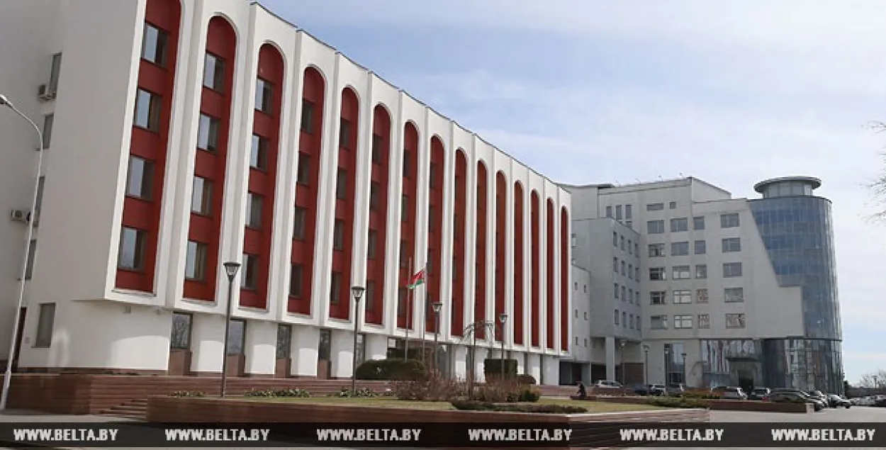 МЗС заклікае беларусаў у Бруселі выконваць указанні ўладаў