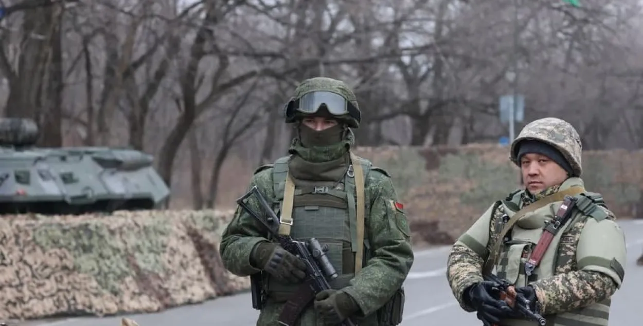 Белорусские военные в Казахстане скрывают свои лица / БЕЛТА​