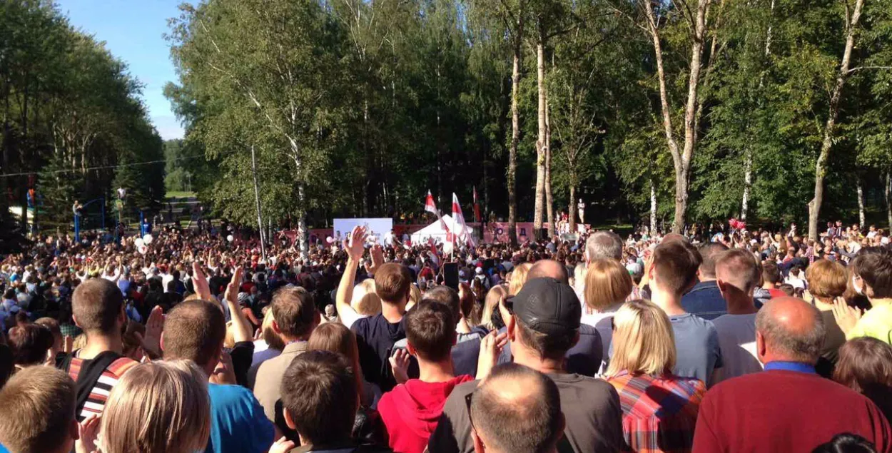 У Наваполацку на сустрэчу з Ціханоўскай прыйшлі тысячы людзей