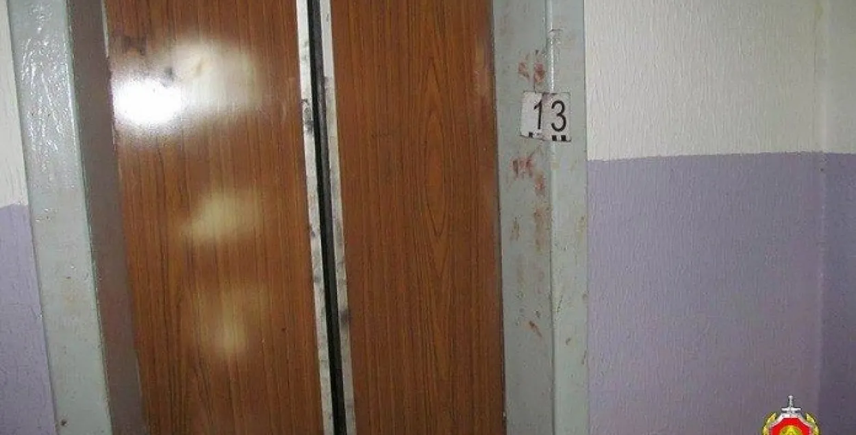 У Мінску рабаўнік у ліфце сілай забраў мабільнік у 12-гадовай дзяўчынкі