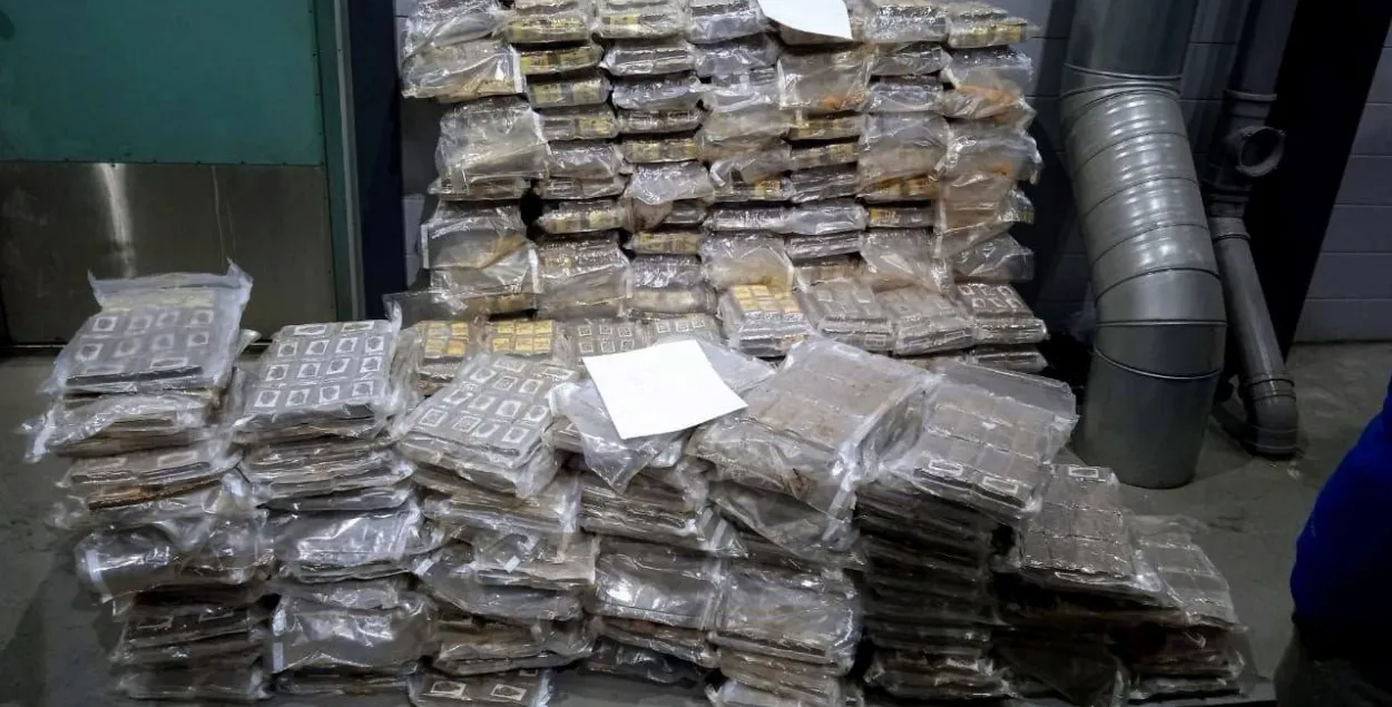 Контрабандисты везли почти 800 кг гашиша / t.me/customs_rf
