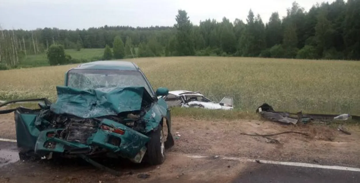 Пад Полацкам у жудаснай аварыі загінулі 4 чалавекі, у тым ліку дзіця