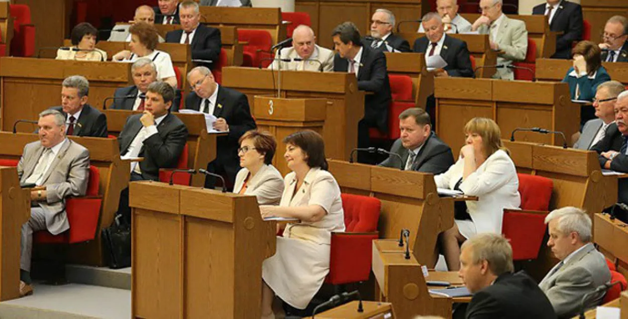 На выходную дапамогу дэпутатам Палаты прадстаўнікоў дадуць 3 мільярды рублёў