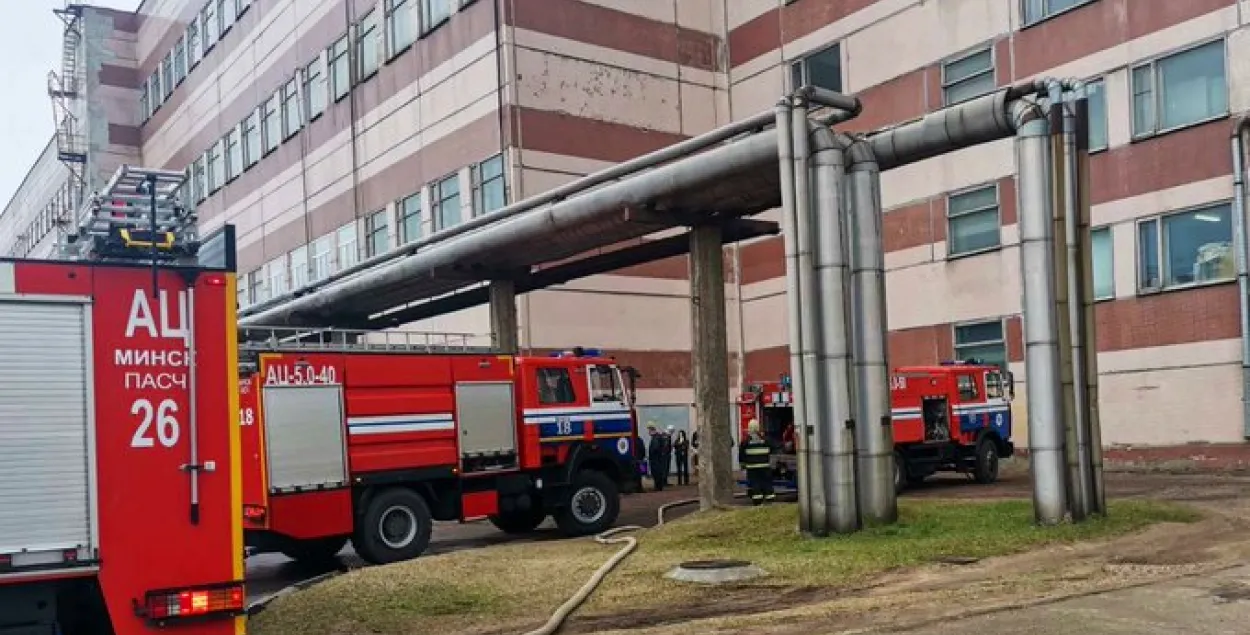 20 дзяцей эвакуявалі з мінскага завода пры пажары