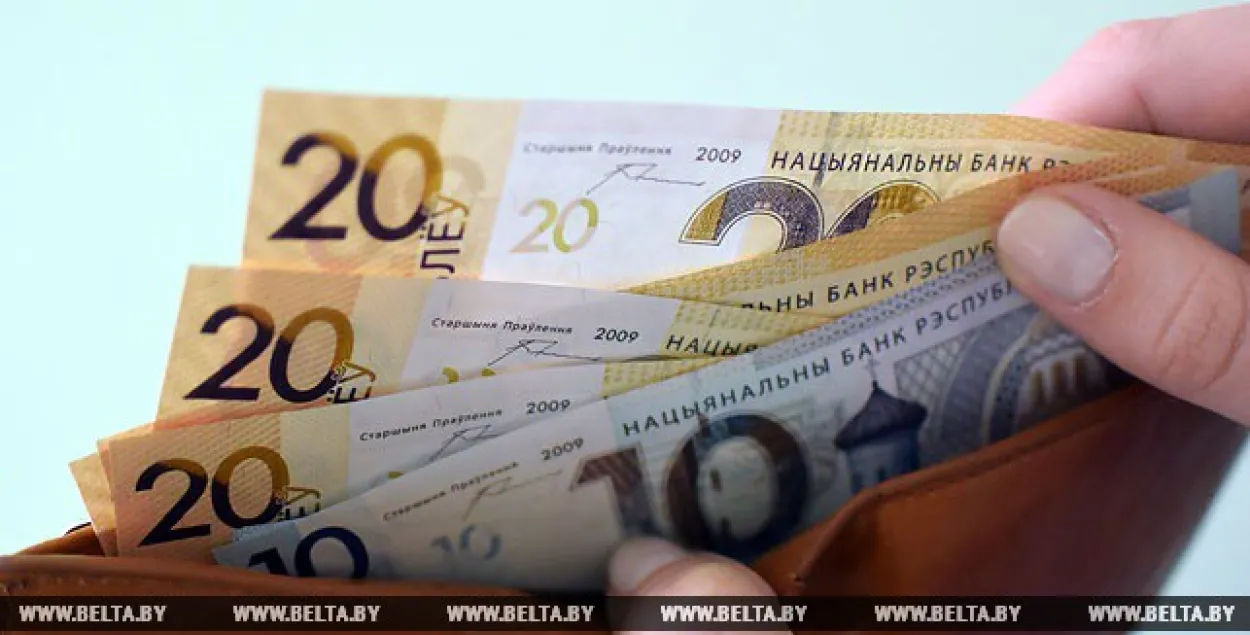 Белстат: Сярэдняя беларуская сям'я жыве на 1200 рублёў