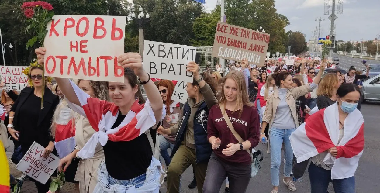 На женском марше в Минске задержали журналистов “Белсат”
