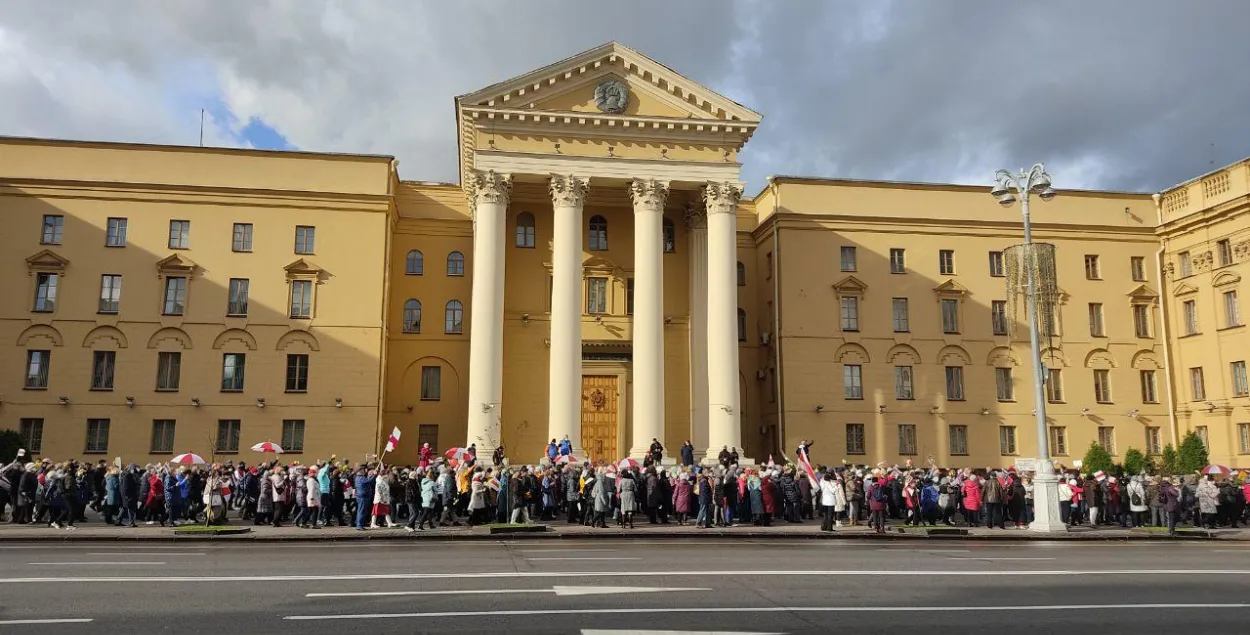 Пенсионерка из Минска: очень страшно, но радостно, что люди не сдаются