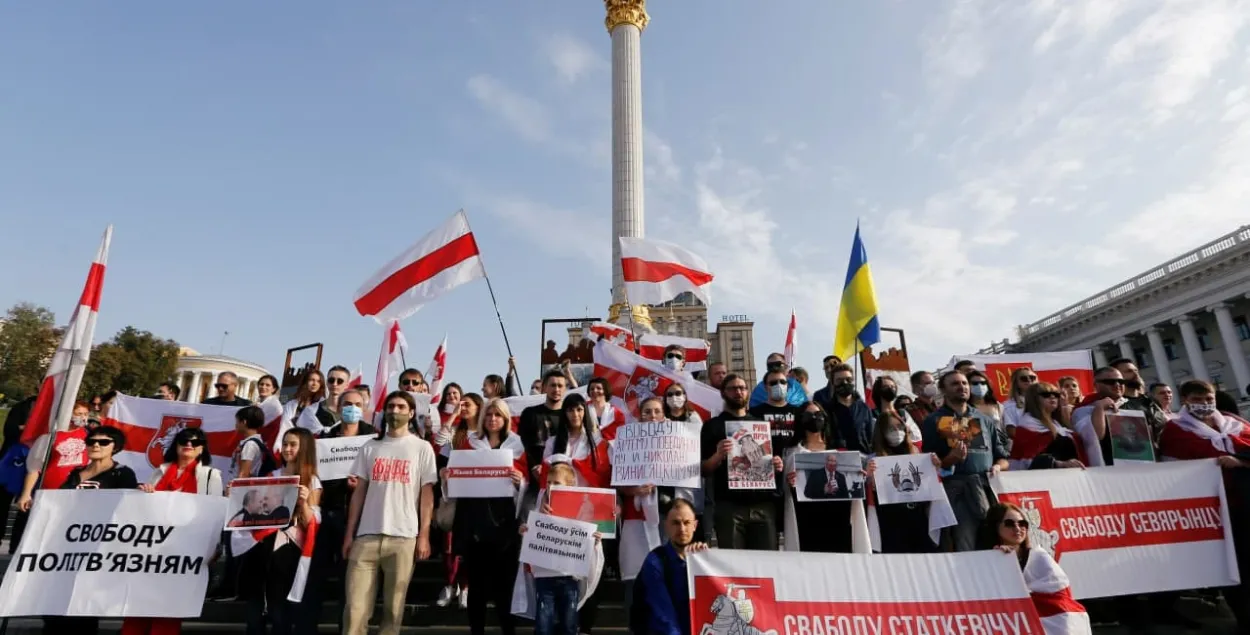 Украина временно разрешила белорусам оставаться в стране до 180 дней в году