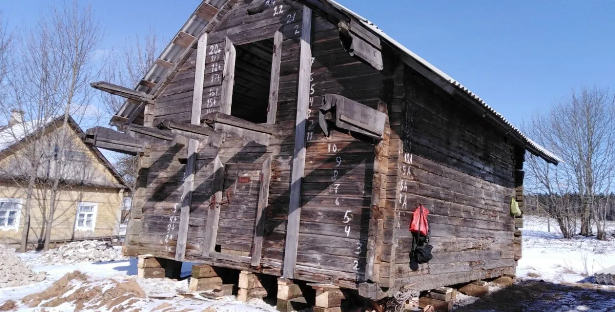 Министр не помог: на Ошмянщине разбирают столетние деревянные здания