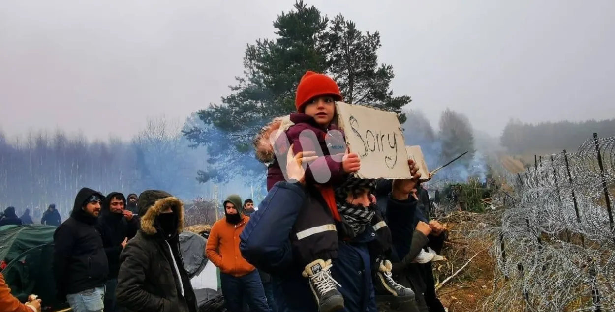 Мігранты вырашылі выбачыцца перад польскімі сілавікамі за спробы прарыву мяжы