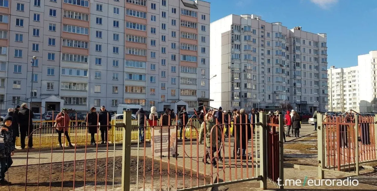 Беларусы выходзяць на вуліцы, каб выказацца супраць вайны з Украінай / Еўрарадыё