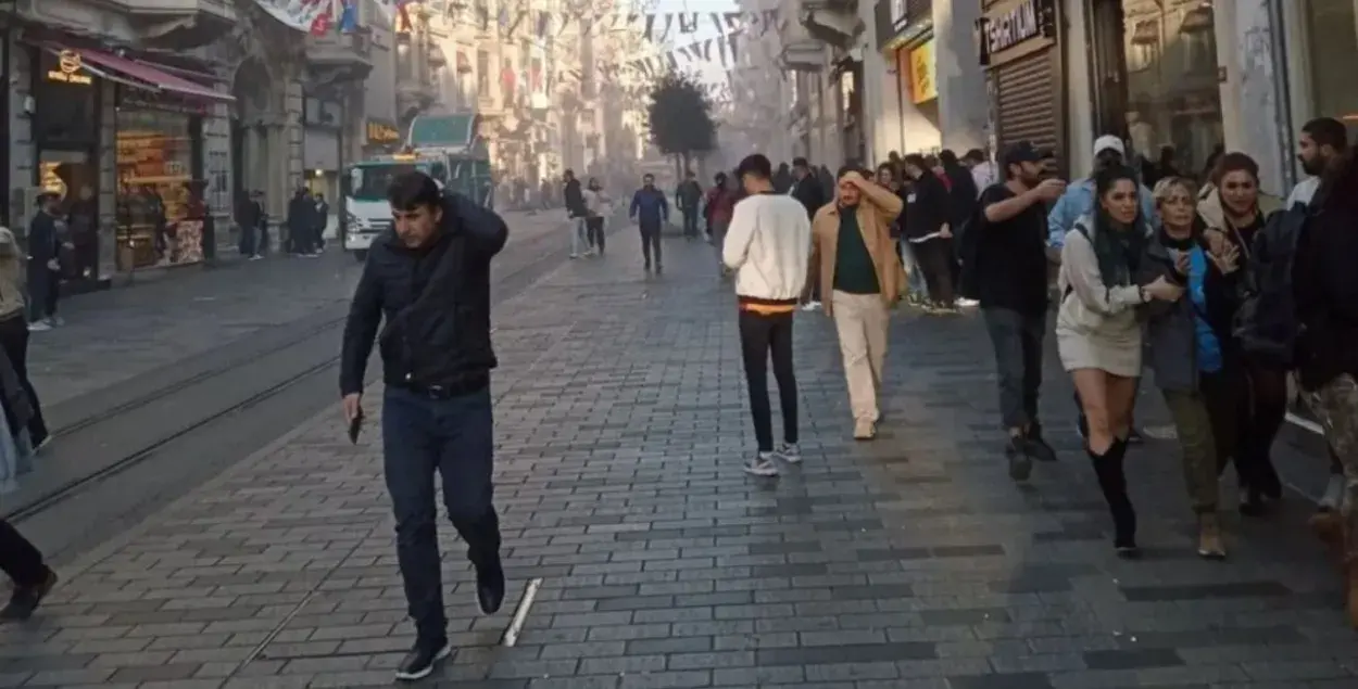 На пешеходной улице в центре Стамбула прогремел взрыв