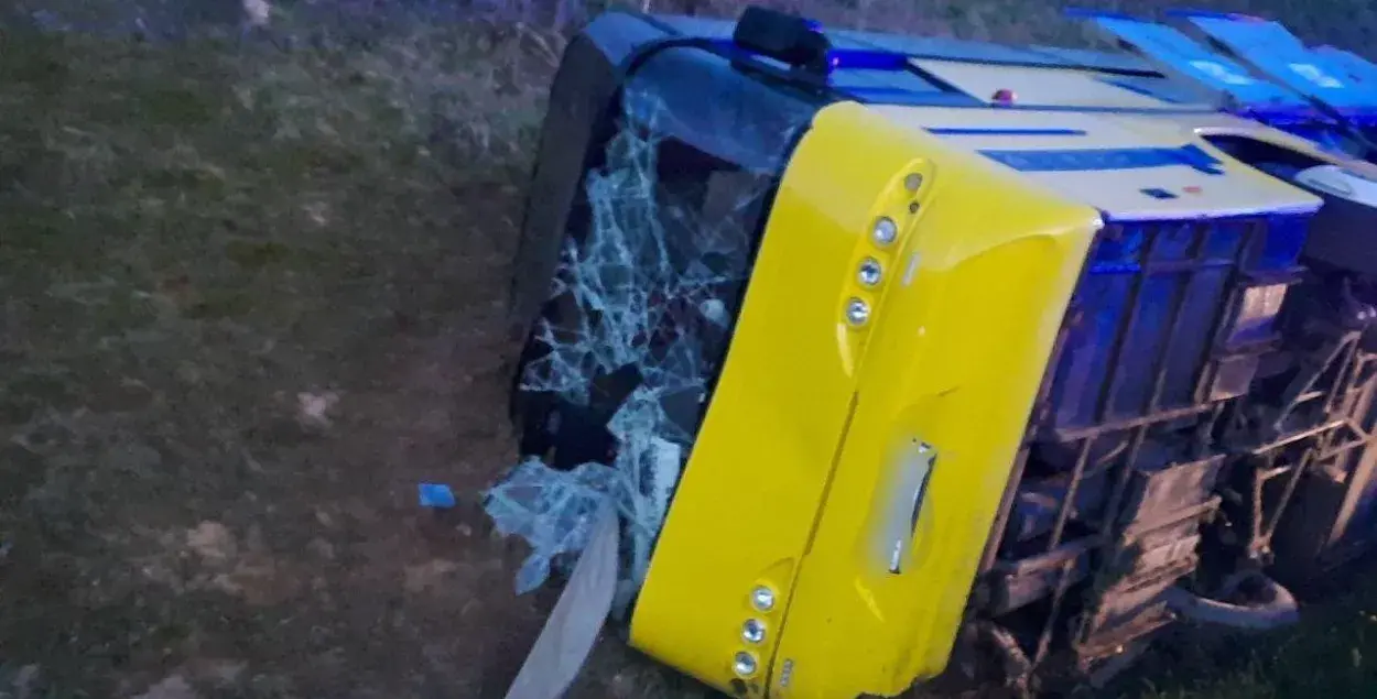 Автобус Минск — Вильнюс попал в аварию под Воложином
