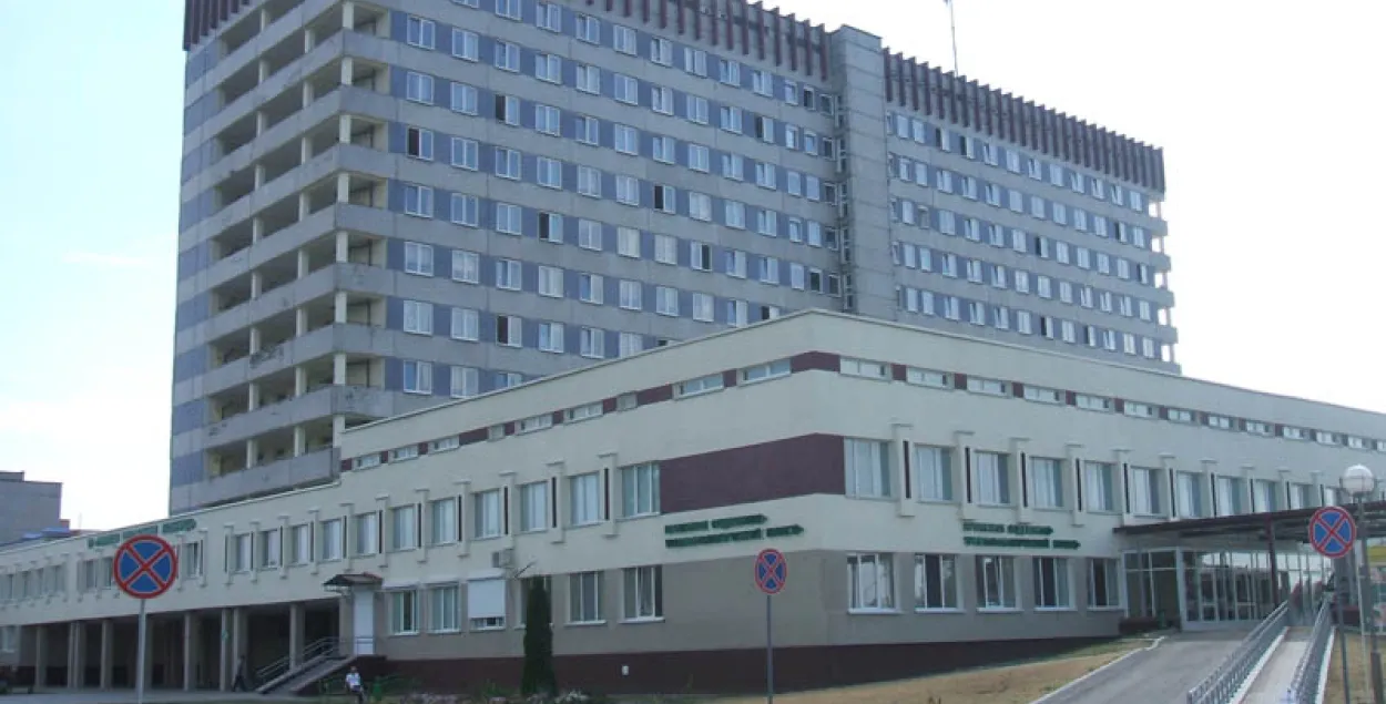 В Пинске пациентка с пневмонией выпала с 10-го этажа больницы