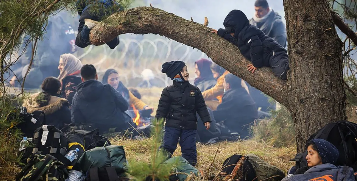 В ООН назвали "безнадежным" положение мигрантов на границе Беларуси с Польшей