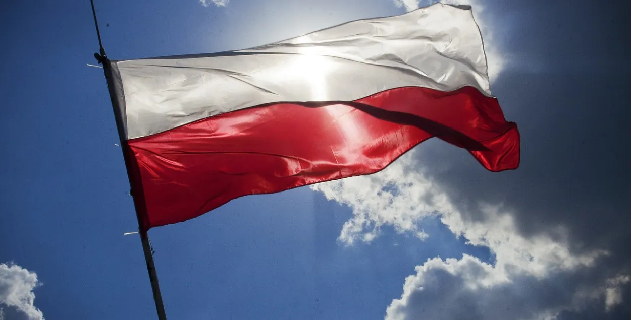 Польшча спрашчае працэдуру легалізацыі для беларусаў з гуманітарнымі візамі 