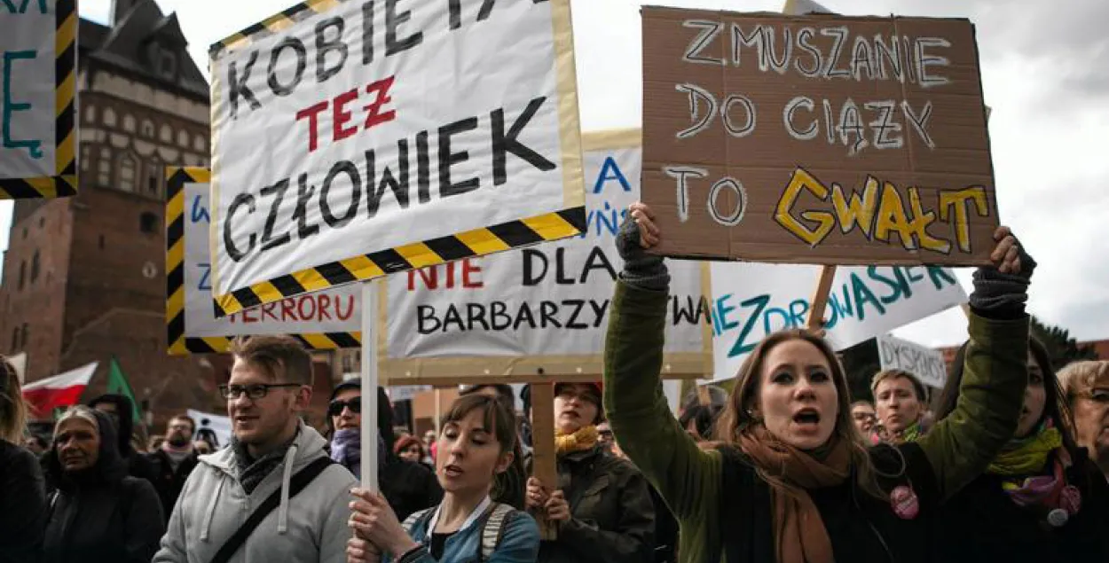 У Польшчы абвешчаны ўсеагульны жаночы страйк