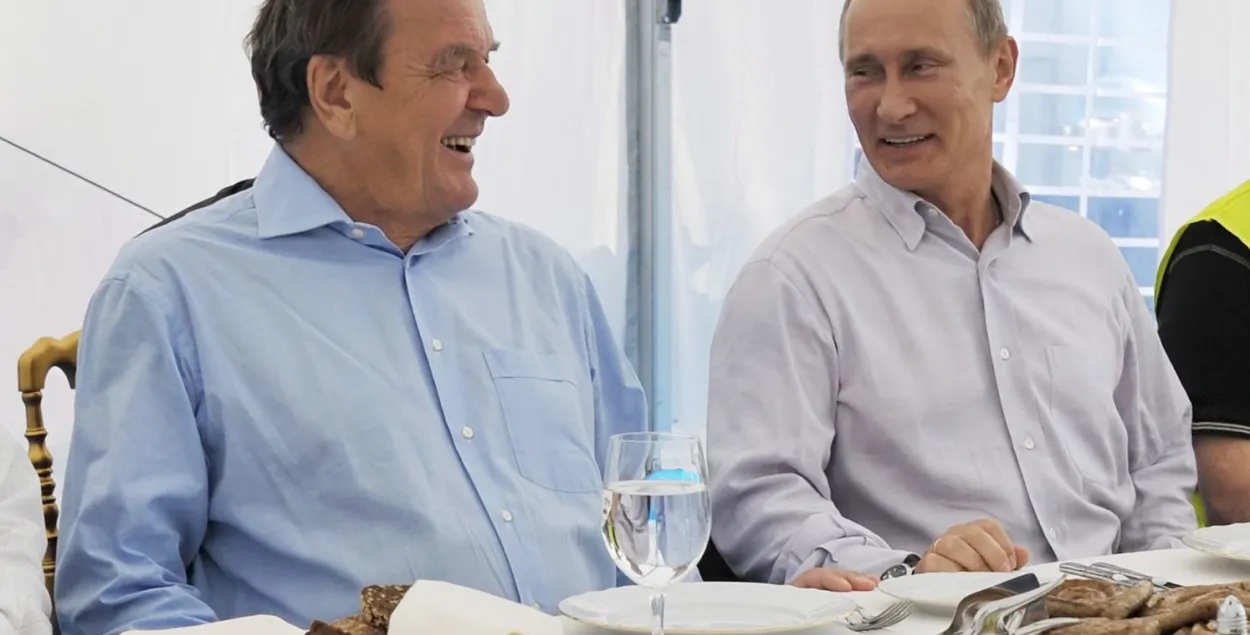 "Кремль хочет найти решение путем переговоров" — Шредер о встрече с Путиным