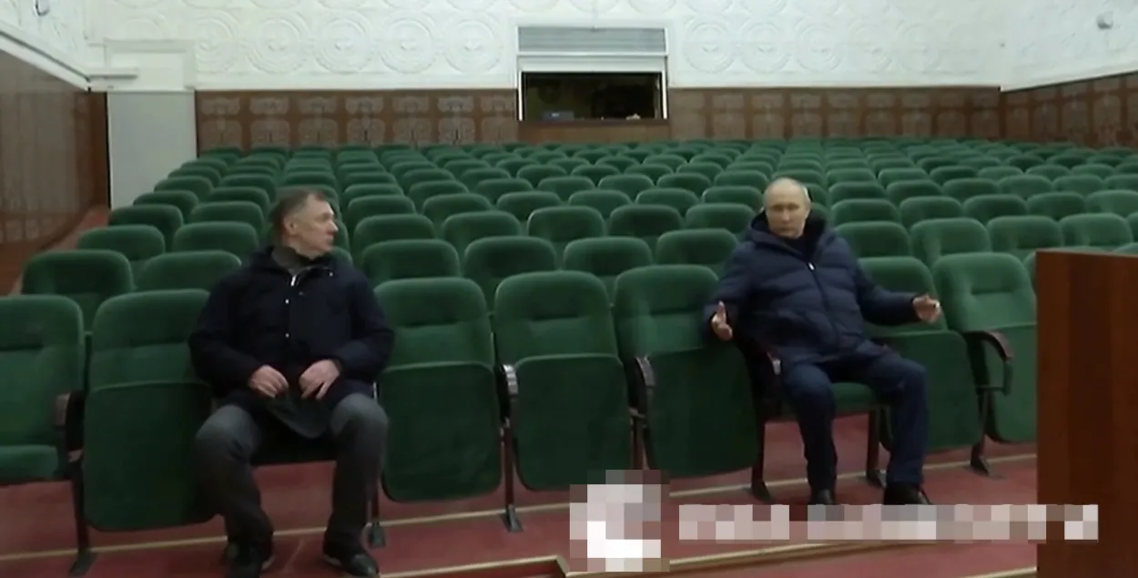 Путин якобы посещает Мариуполь / кадр из видео
