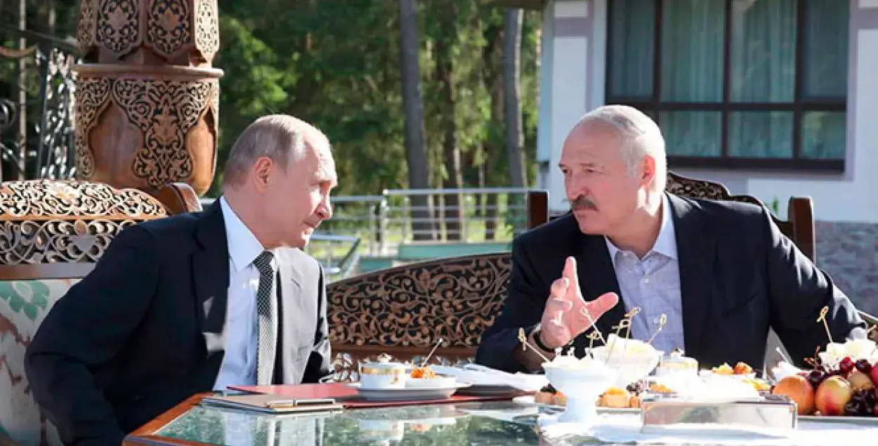 Путин приехал в гости к Лукашенко без любимой термокружки