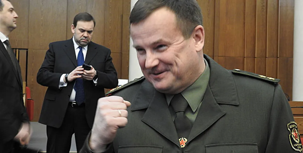 Міністр абароны расказаў, ці будзе Беларусь супрацьстаяць гібрыднай вайне