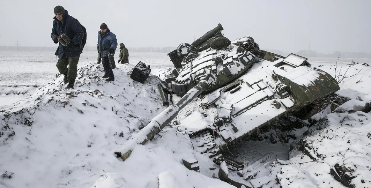 Украінскі танк, падбіты пад Дэбальцава (2015). Фота: Reuters