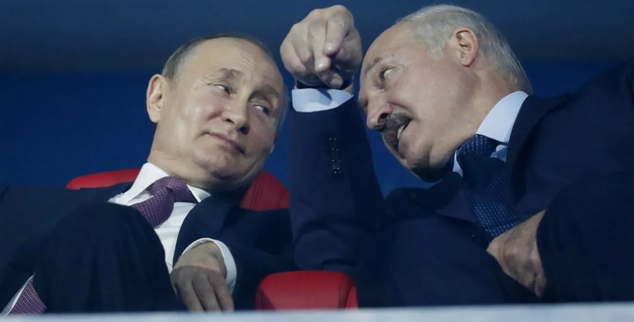Лукашэнка: не трэба вякаць, што беларусы — гіра на нагах Расіі