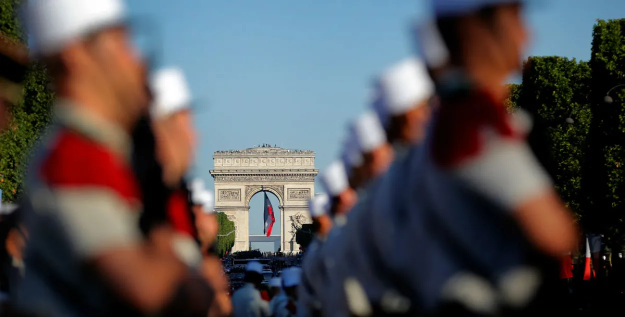 Военные Французского иностранного легиона на параде в Париже / Reuters​