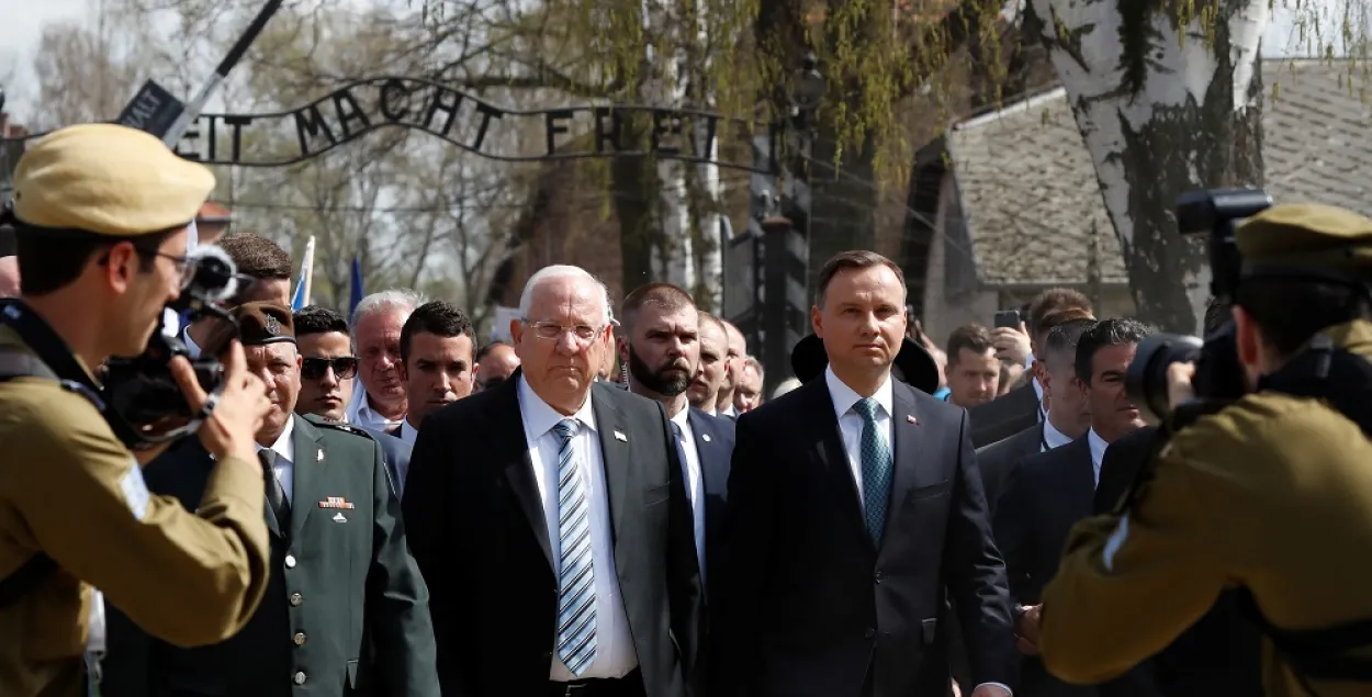 Президент Польши Анджей Дуда и президент Израиля Раувен Ривлин в Освенциме / Reuters
