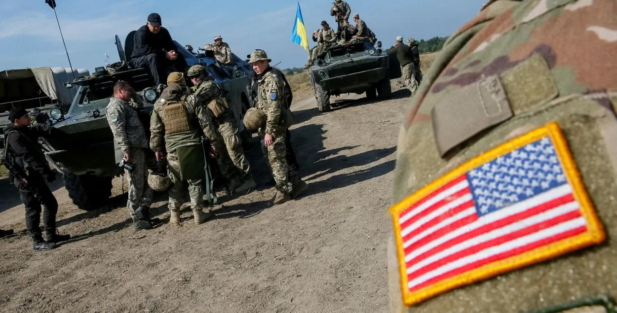 Амерыканскі інструктар і ўкраінскія салдаты / Reuters