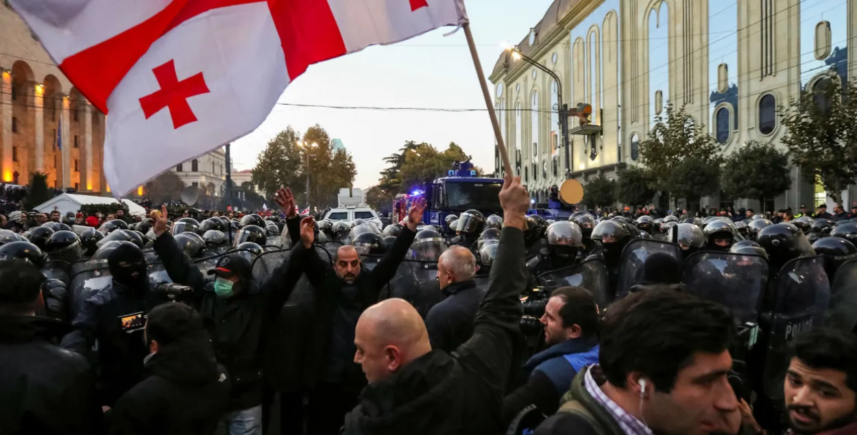 Уличное противостояние в Тбилиси / Reuters