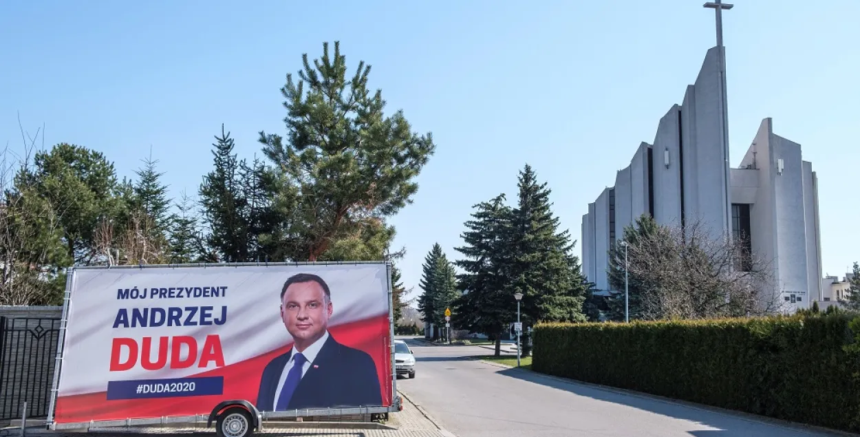 Польша: ослабление карантина на фоне предвыборной борьбы