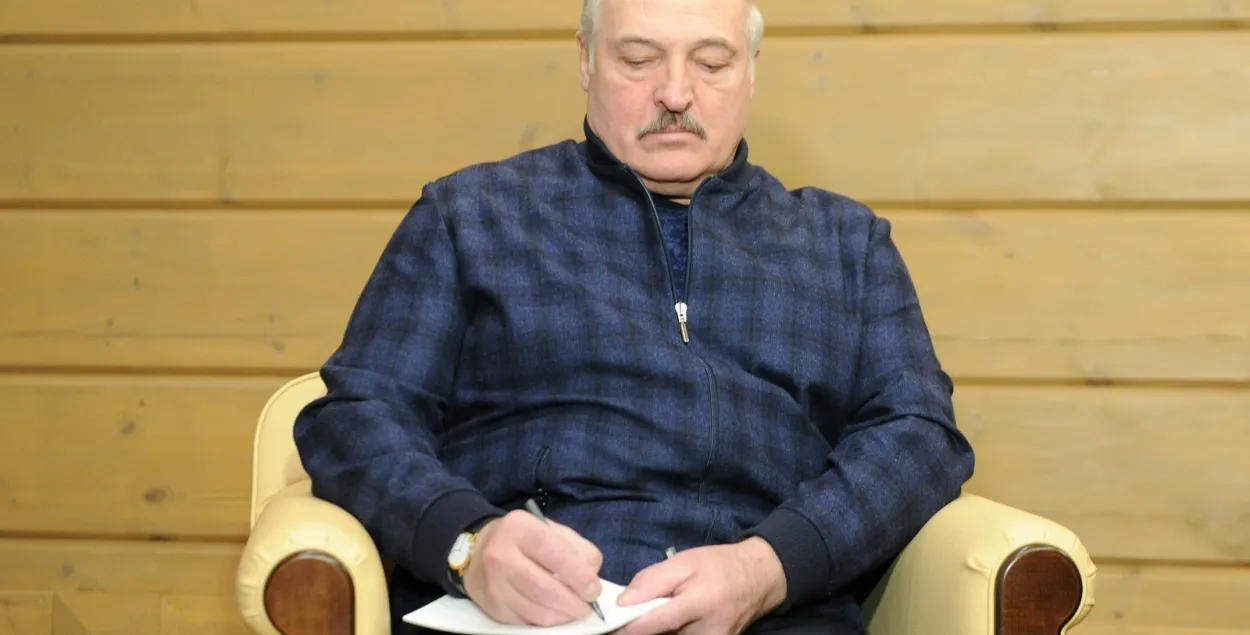 Александр Лукашенко подсчитывает потери от санкций / Reuters