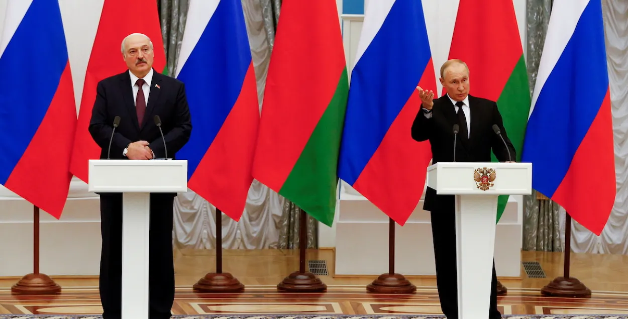 Лукашенко и Путин на пресс-конференции после договорённостей по картам​ / Reuters