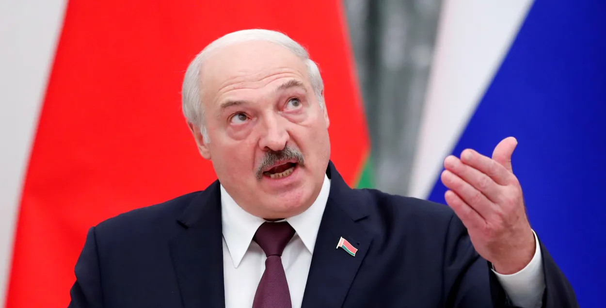 Александр Лукашенко снова увидит президента РФ только на экране / Reuters​