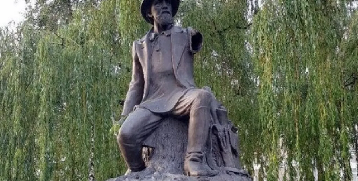 В Иваново у памятника Наполеону Орде оторвало руку / Фото со страницы Андрея Буки в Facebook