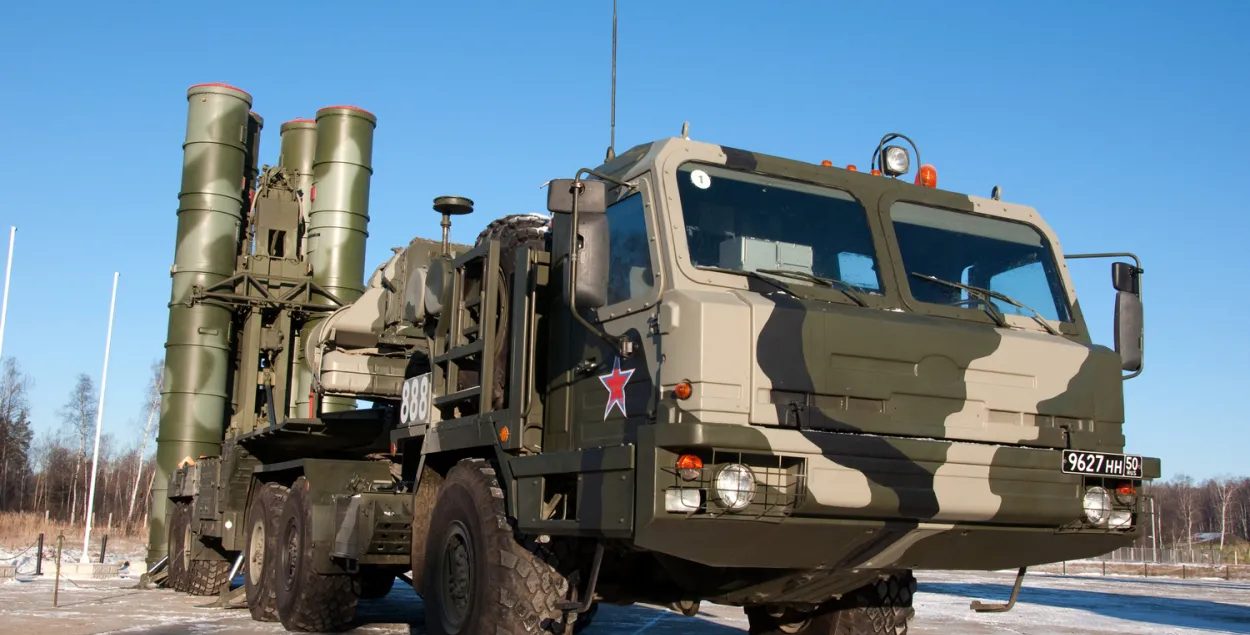 Россия начала переброску ЗРК С-400 в Беларусь