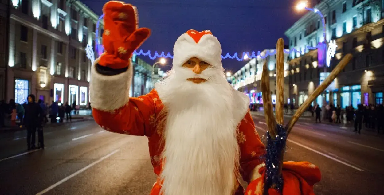 В Минске задержали участников праздничного забега Дедов Морозов 