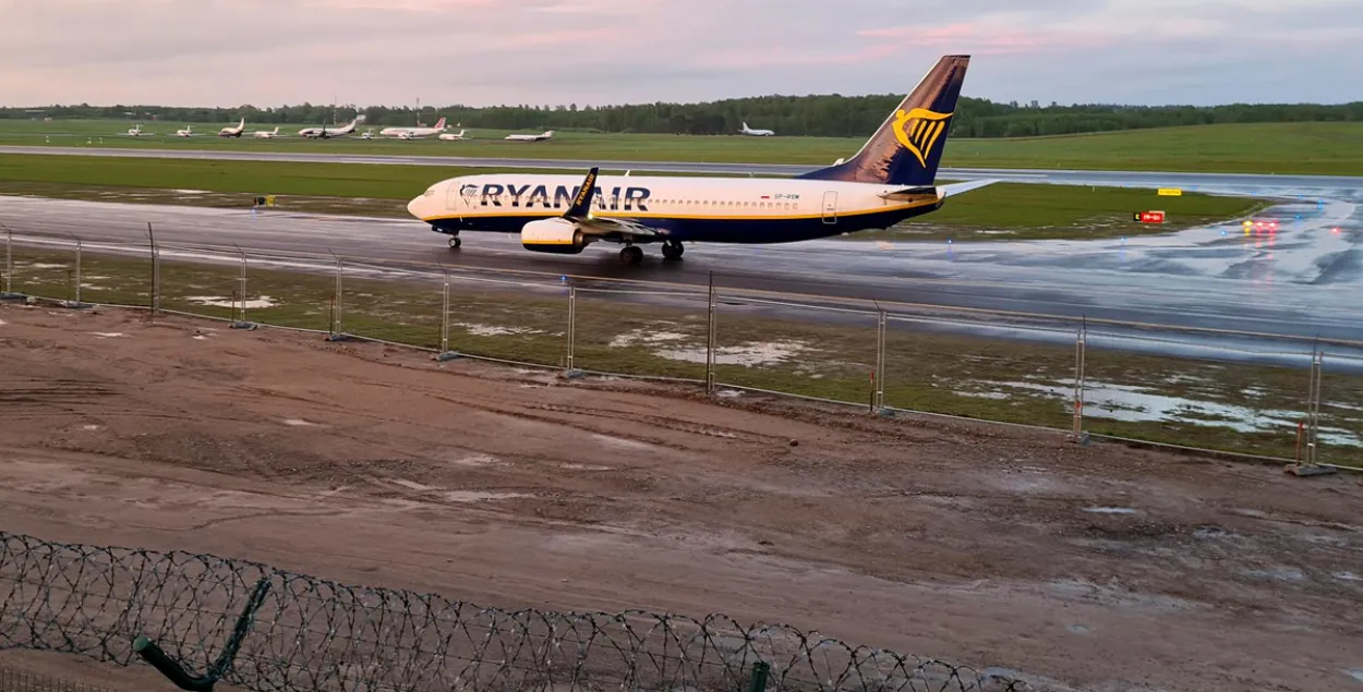 Самолет Ryanair после принудительной посадки в Минске долетел до Вильнюса / Reuters