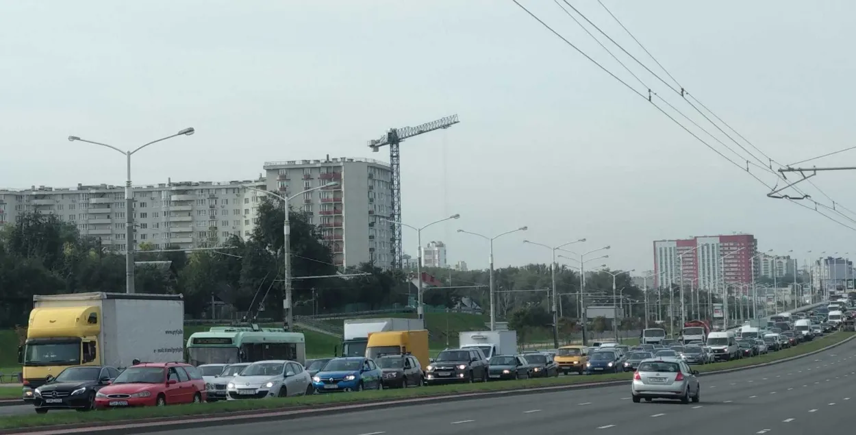 Трафік на вуліцах Мінска. Фота: Еўрарадыё