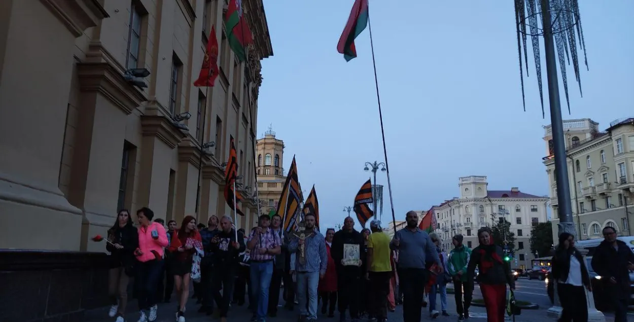 Шествие сторонников Александра Лукашенко в Минске&nbsp;/ Еврорадио