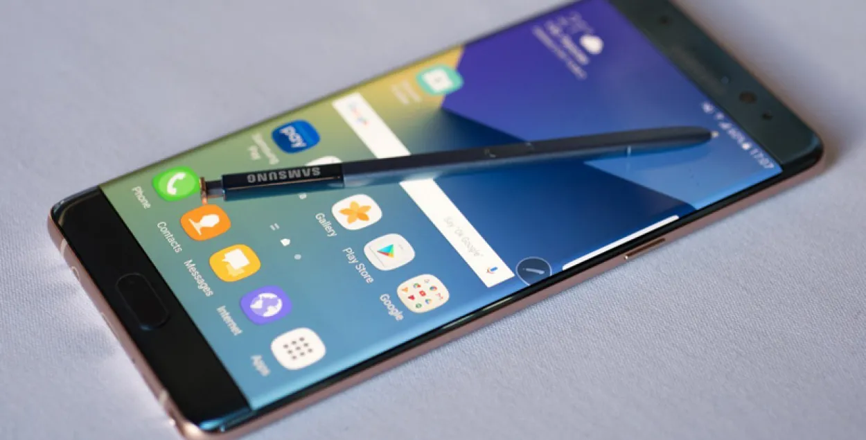 Нацаэрапорт Мінск рэкамендуе не вазіць з сабой смартфоны Samsung Galaxy Note 7