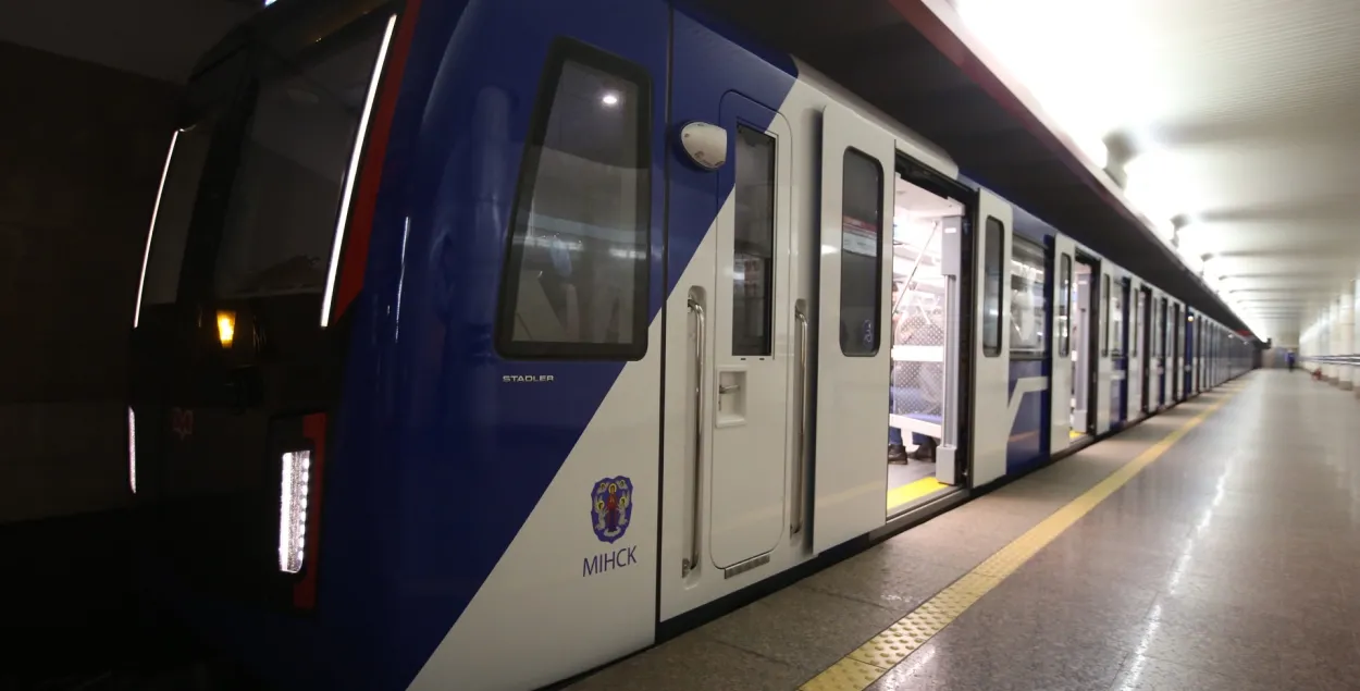 Новы цягнік "Штадлер" у мінскім метро ўпершыню правёз пасажыраў