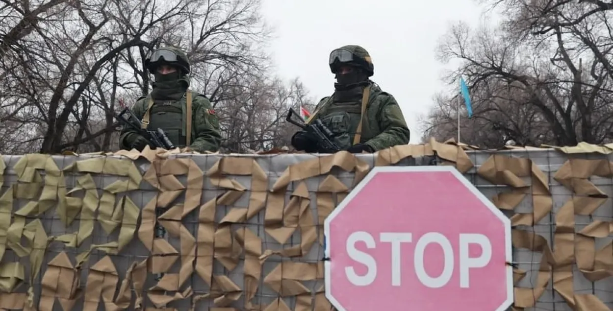 Белорусские военные на блокпосту в Казахстане / БЕЛТА