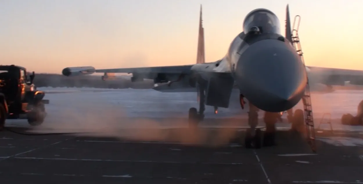 Россия перебросила в Беларусь 12 самолётов Су-35 — для учений