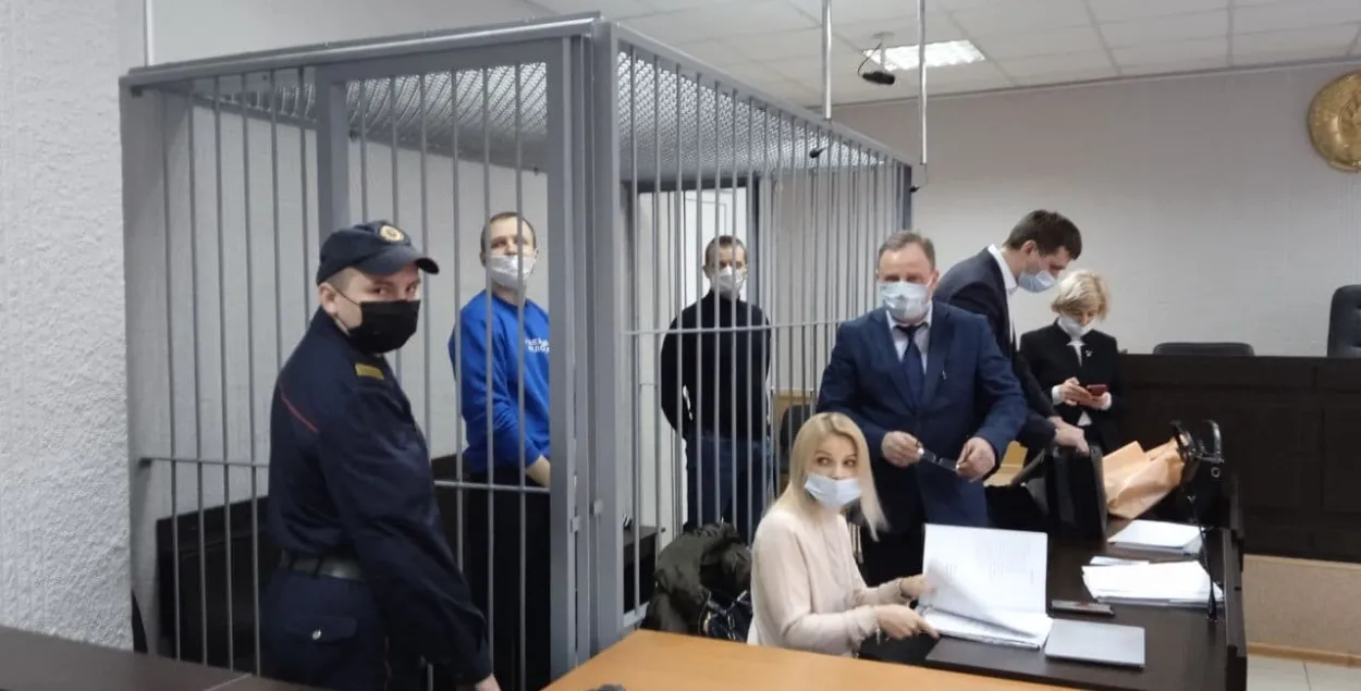 “Заявление написал не я”: в Минске судят мужчин, которые попали в засаду ОМОНа