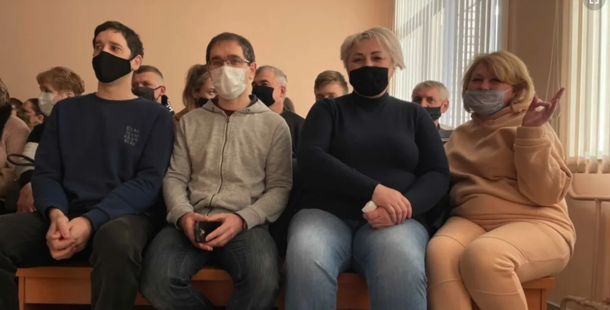 Надежда Степанцова и Жанна Захаркевич в суде в марте 2021-го / svaboda.org