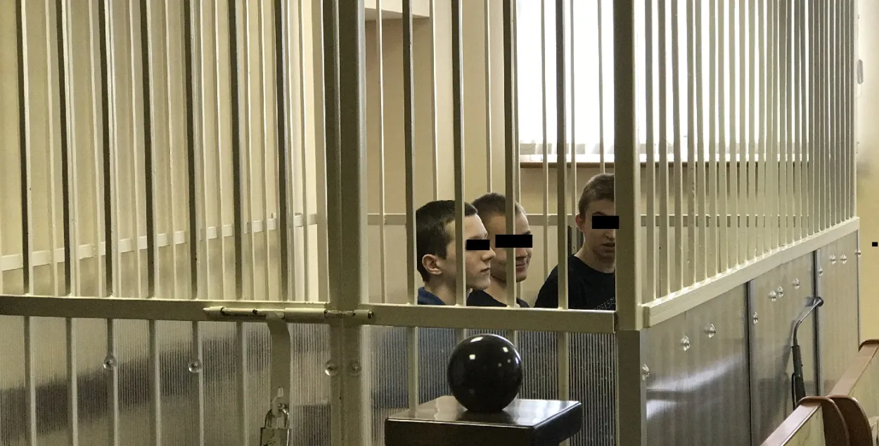 “Детский сад, они не понимают”: в Минске судят троих подростков-закладчиков