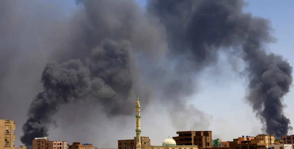 Новы віток узброенай барацьбы за ўладу ў Судане пачаўся ў красавіку / Reuters

