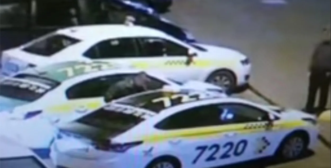 Конфликт гомельских таксистов / Кадр из видео​